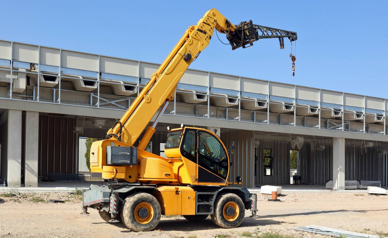 Conduct Telescopic Materials Handler Operations