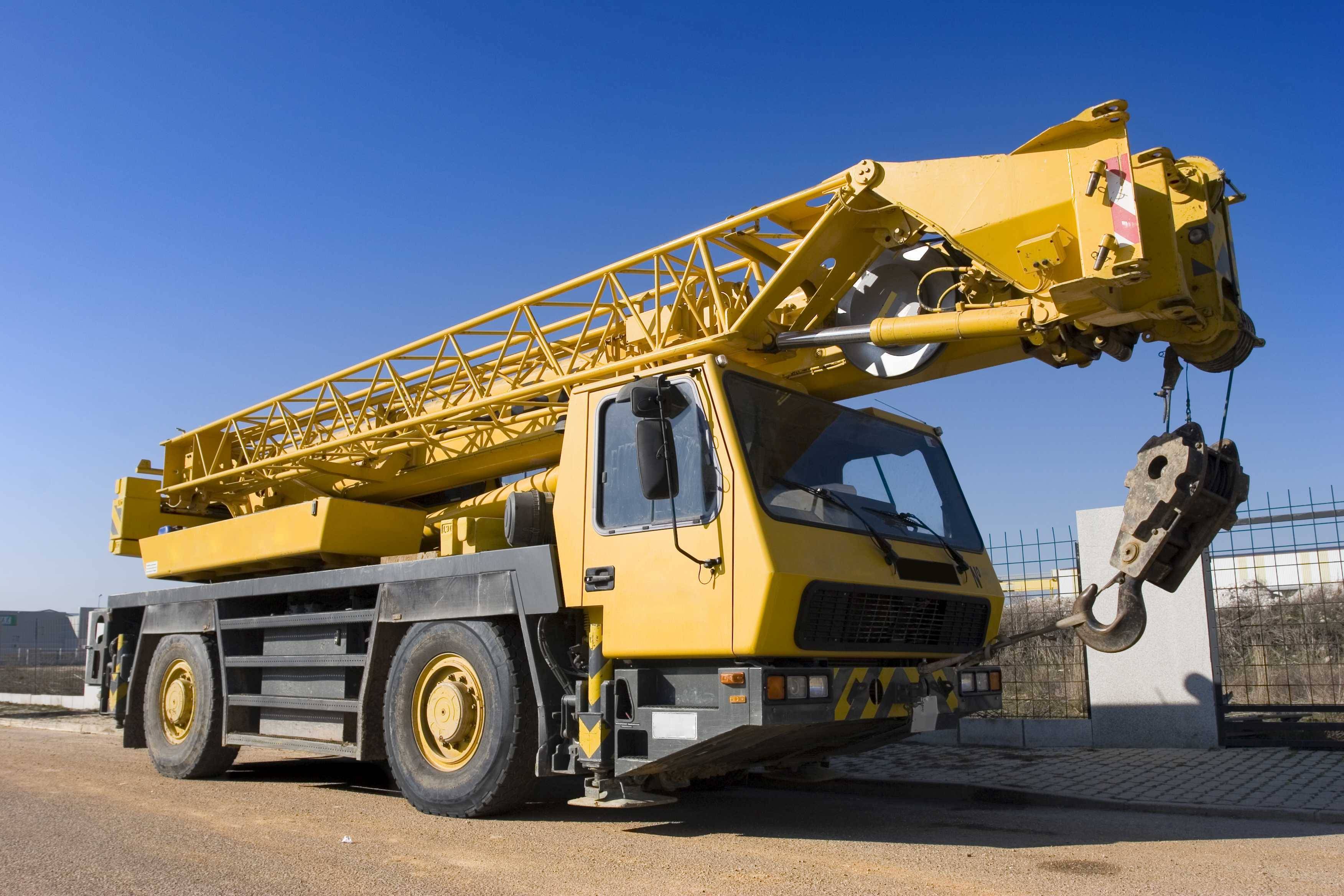 Conduct Non-Slewing Crane Operations