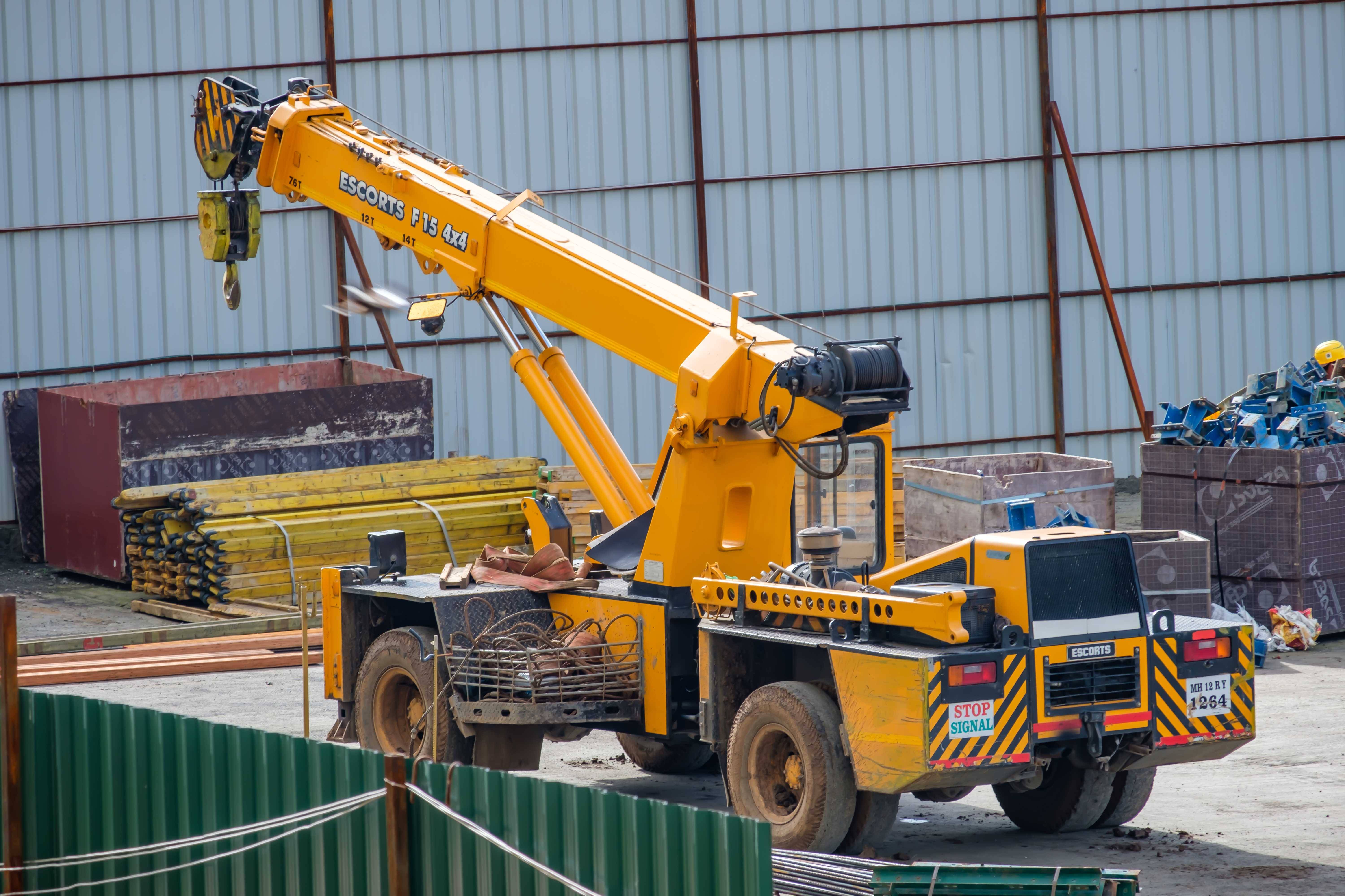 Licence to Operate a Non-Slewing Mobile Crane (CN) - over 3 tonnes