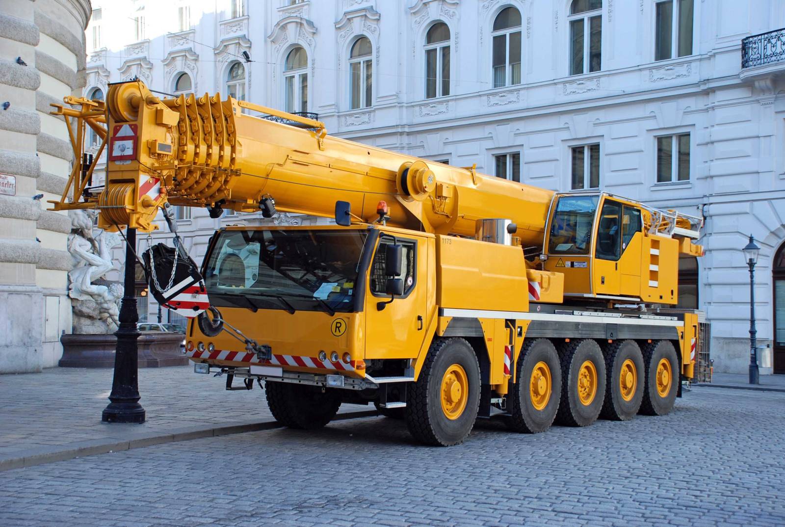 Licence to Operate a Slewing Mobile Crane (C6) - up to 60 tonnes