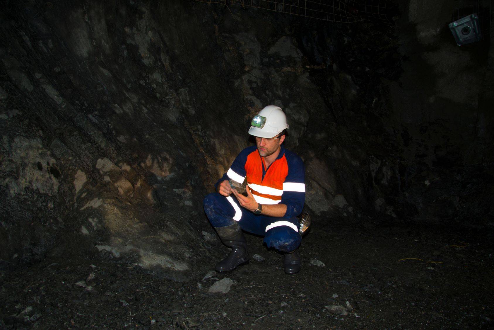 Escape from Hazardous Situations Unaided (S11 Underground Course)