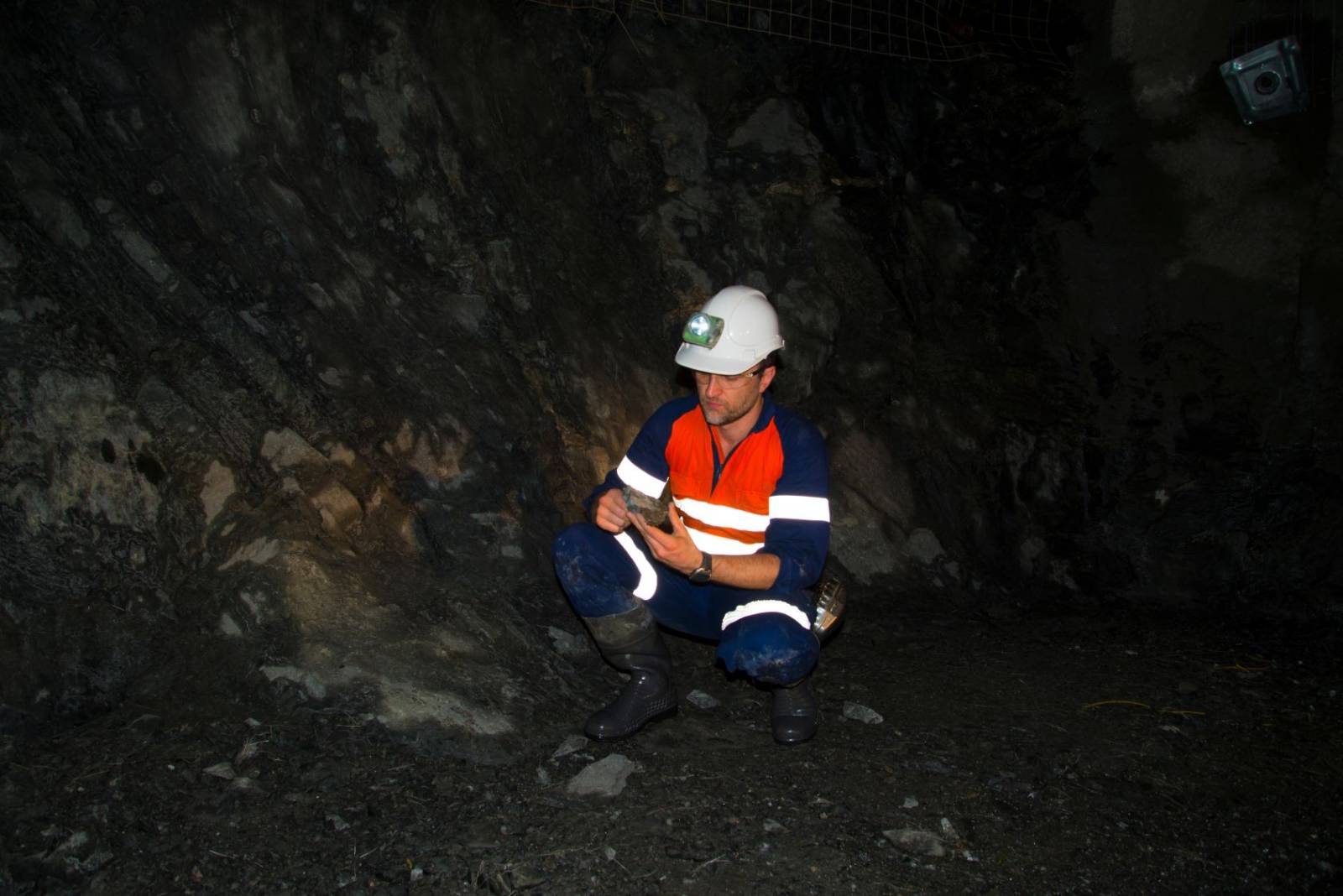 Escape from Hazardous Situations Unaided (S11 Underground Course)