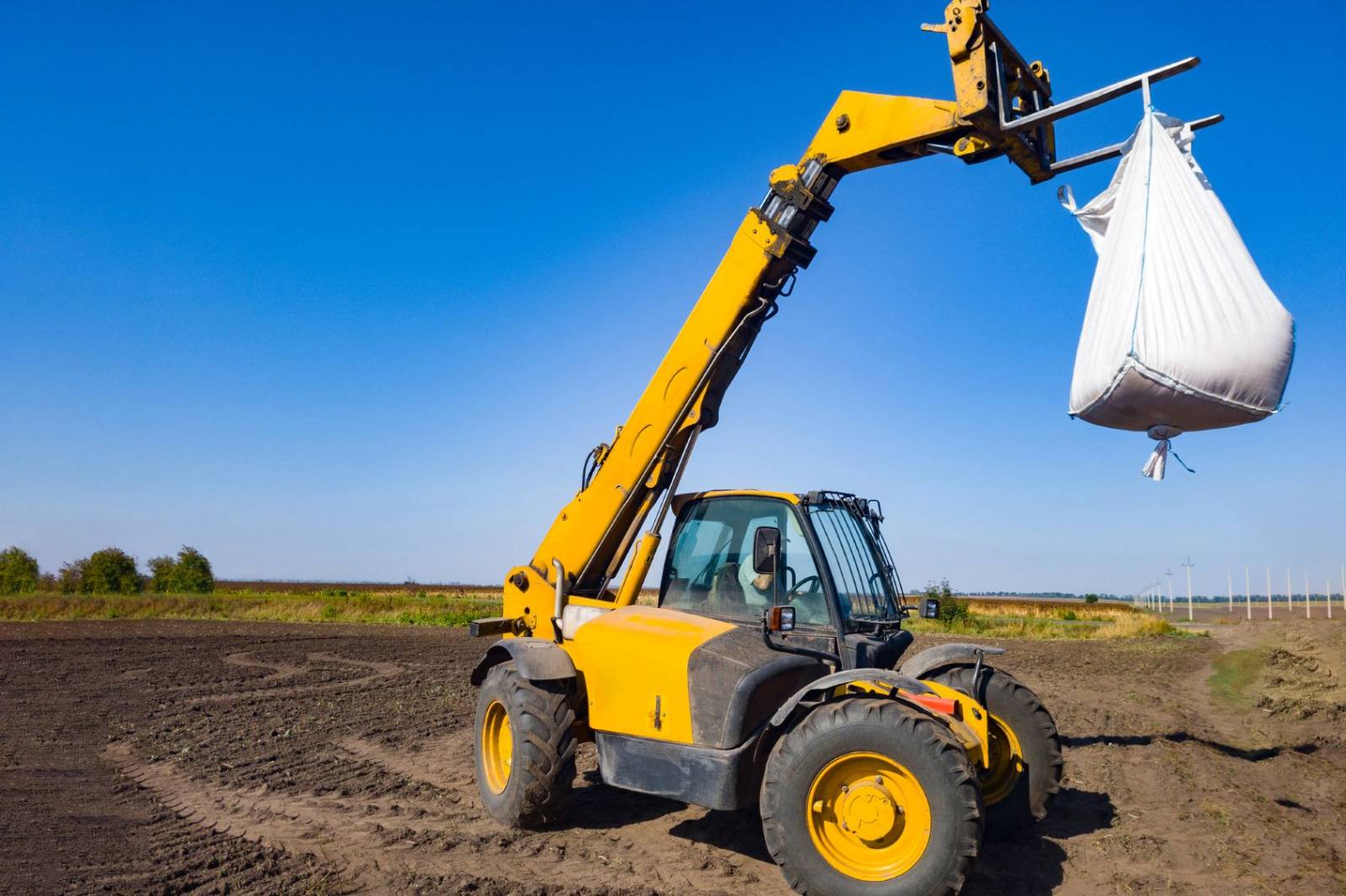 Conduct Telescopic Materials Handler Operations - VOC (RIIHAN309F)